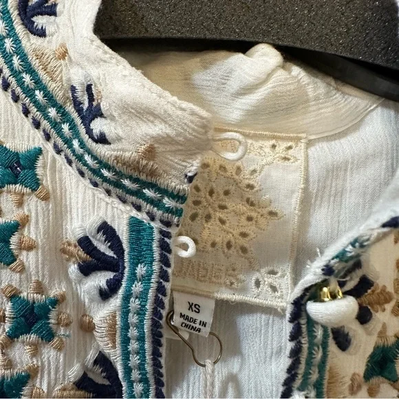 NWT Johnny Was Paola Embroidered Blouse White XS reg $220‎ - Picture 3 of 6